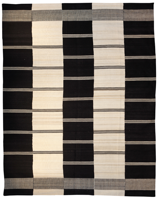 B&W STRUCTURE KILIM BANNEH